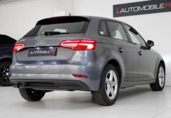 AUDI A3 SPORTBACK ESSENCE 2019 GRIS MTAL 81352 km