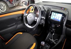 TOYOTA AYGO ESSENCE 2019 ORANGE 39473 km