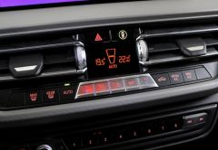 BMW SERIE 1 ESSENCE 2020 GRIS MTAL 57574 km