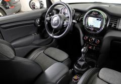 MINI MINI 5 PORTES ESSENCE 2018 GRIS M�TAL 67021 km
