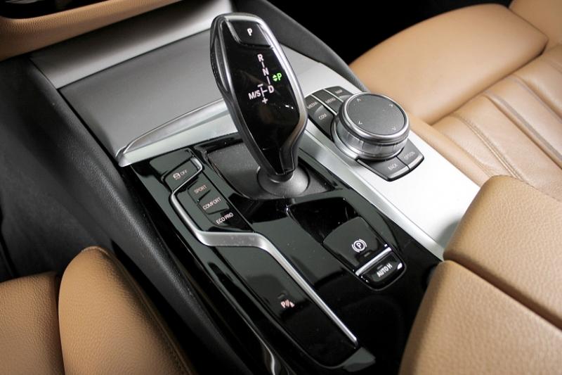 BMW SERIE 5 (G31) (2) TOURING 520I 184 BUSINESS DESIGN BVA8 - photo 7