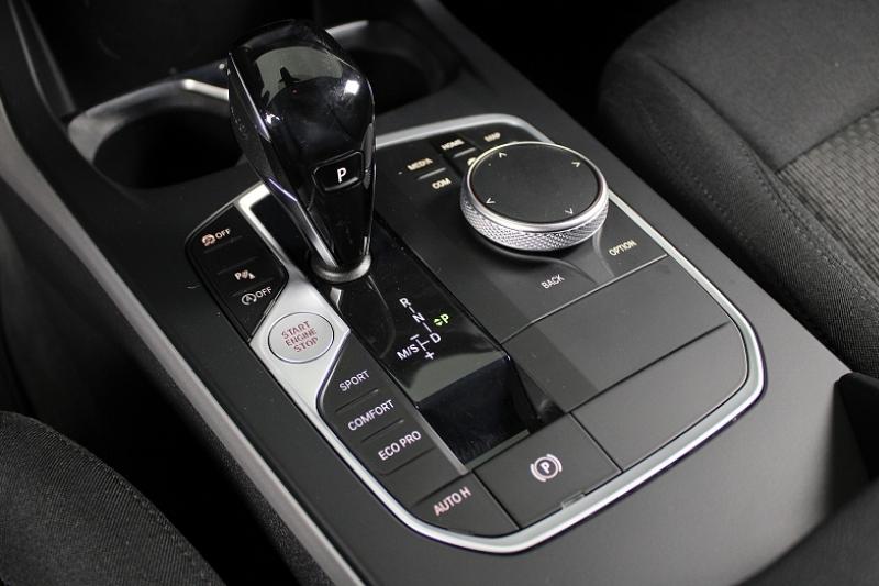 BMW SERIE 1 (F40) 118IA 136CH BUSINESS DESIGN DKG7 - photo 4