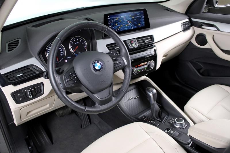 BMW X1 (F48) XDRIVE25EA 220CH BUSINESS DESIGN CUIR SENSATEC OYSTER HUD - photo 2