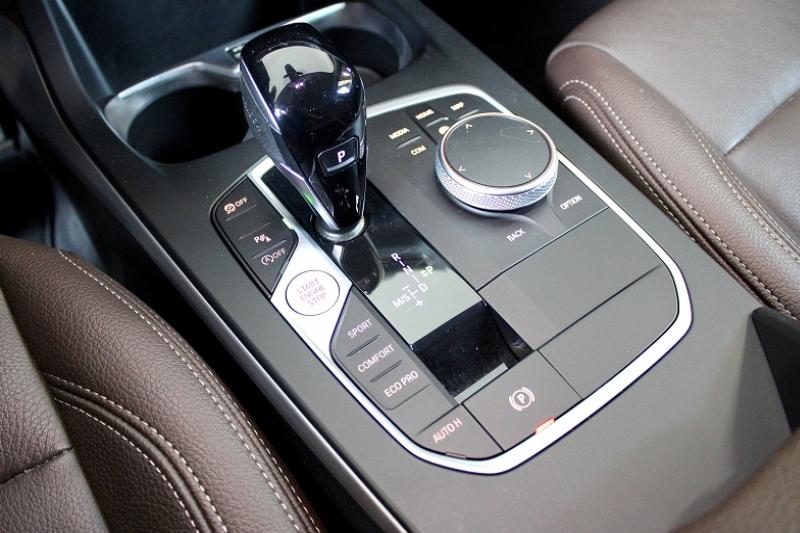 BMW SERIE 1 (F40) 118IA 136CH BUSINESS DESIGN DKG7 CUIR MOCCA COCKPIT PRO - photo 14