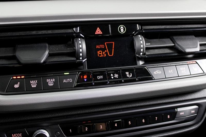BMW SERIE 1 (F40) 118I 136CH BUSINESS DESIGN COCKPIT PRO - photo 11