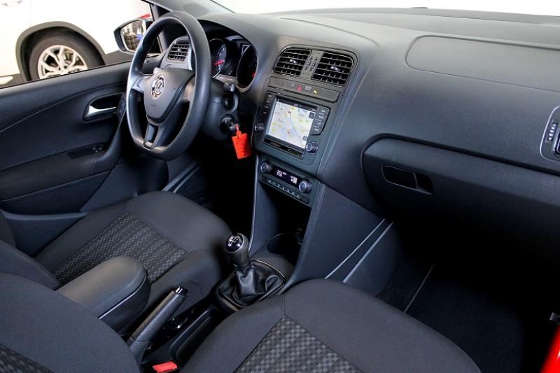 VOLKSWAGEN POLO 1.2 TSI 90CH BLUEMOTION TECHNOLOGY 5P - photo 14