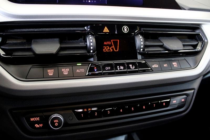 BMW SERIE 1 (F40) 116I 109CH BUSINESS DESIGN - photo 11